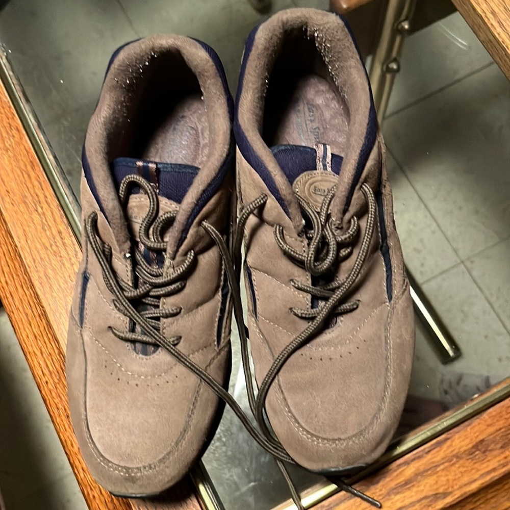 Easy Spirit 7.5 B Walk-Run shoes